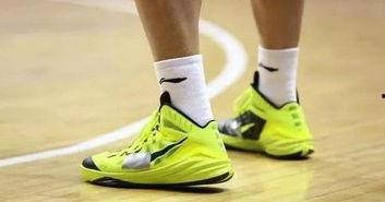 外国网友测国产球鞋的视频,外国网友亲身体验，品质与性能大揭秘！