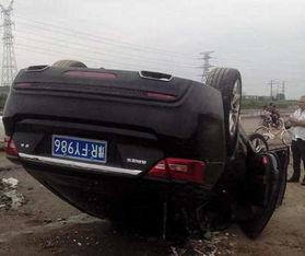 翻滚的国产车视频