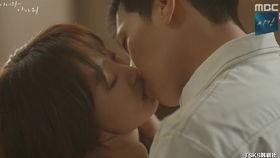 国产剧甜甜的吻戏视频,国产剧中的浪漫吻戏集锦